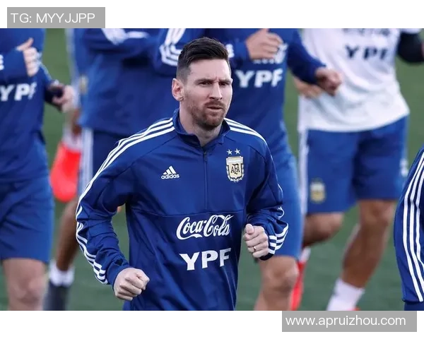 揭秘足球明星真实体重背后的秘密与健康影响分析 揭秘足球明星真实体重背后的秘密与健康影响分析