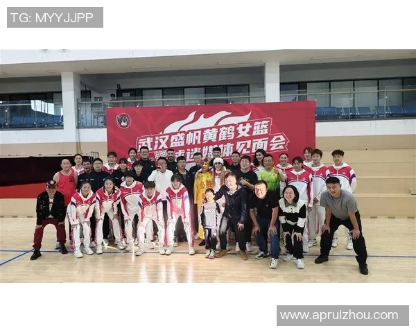 武汉篮球队状态变革引发热议球迷期待新赛季的精彩表现与突破