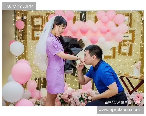 足球明星浪漫求婚现场视频感动全场球迷见证爱的永恒时刻 足球明星浪漫求婚现场视频感动全场球迷见证爱的永恒时刻