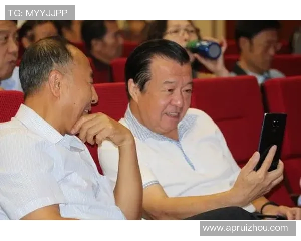 足球明星齐聚送上新年祝福共庆佳节传递温暖与希望 足球明星齐聚送上新年祝福共庆佳节传递温暖与希望